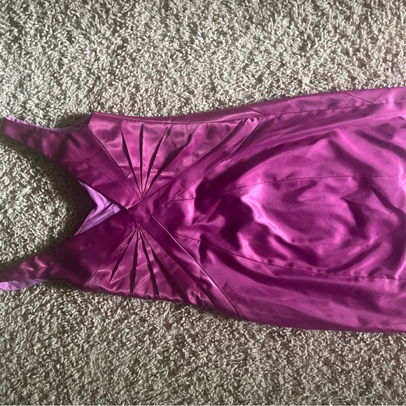 Beautiful Pink Cartise Dress. - Picture 3 of 3